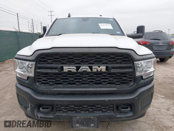 2022 Ram 2500 Tradesman z VIN 3C6UR5HJ4NG354406, wystawiony jako IAAI lot #41979979 z przebiegiem 79 649 mil mil oraz . Historia ofert i sprzedaży dostępna na DreamBid. Obrazek 12.