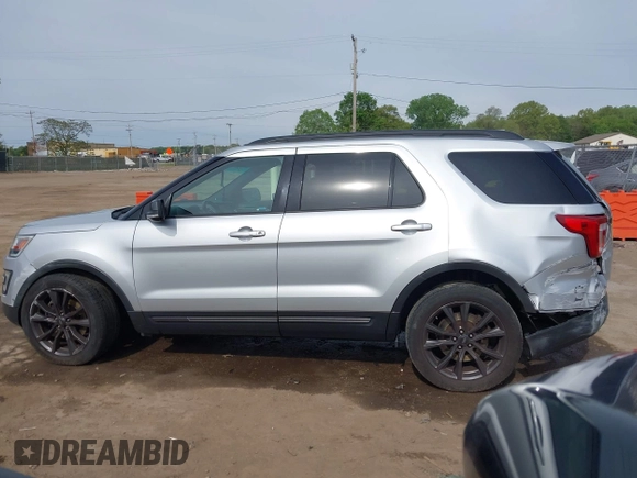 2017 Ford Explorer XLT z VIN 1FM5K8D80HGA02103, wystawiony jako IAAI lot #42288779 z przebiegiem 209 401 mil mil oraz . Historia ofert i sprzedaży dostępna na DreamBid. Obrazek 14.