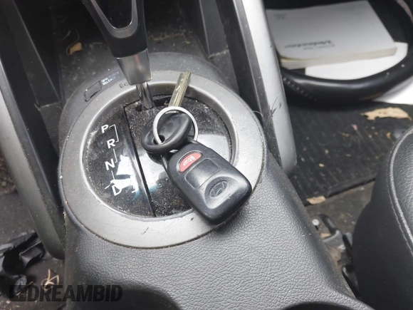 2013 Hyundai Veloster w/Black Int с VIN KMHTC6AD5DU166601, выставлен на аукционе IAAI как лот 42182995 с пробегом 143 106 миль миль и . История ставок и продаж доступна на DreamBid. Изображение 11.