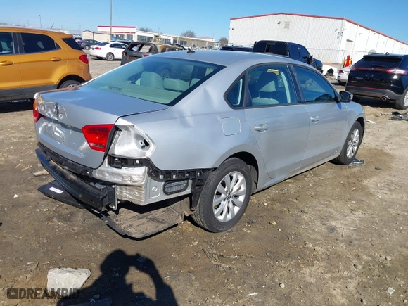 2012 Volkswagen Passat S w/Appearance with VIN 1VWAH7A34CC106918, listed as a IAAI auction lot 41351509 with 202,208 mi miles. Bid and sale history available at carsss.com. Image 4.