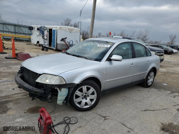2003 Volkswagen Passat GLX with VIN WVWTH63B63P283411, listed as a Copart auction lot 82626274 with 173,413 mi miles and Salvage Title. Bid and sale history available at carsss.com. Image 1.