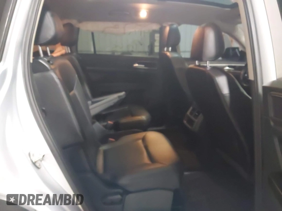 2018 Volkswagen Atlas 3.6L V6 SEL with VIN 1V2MR2CA5JC521172, listed as a IAAI auction lot 41957029 with 108,439 mi miles. Bid and sale history available at carsss.com. Image 8.