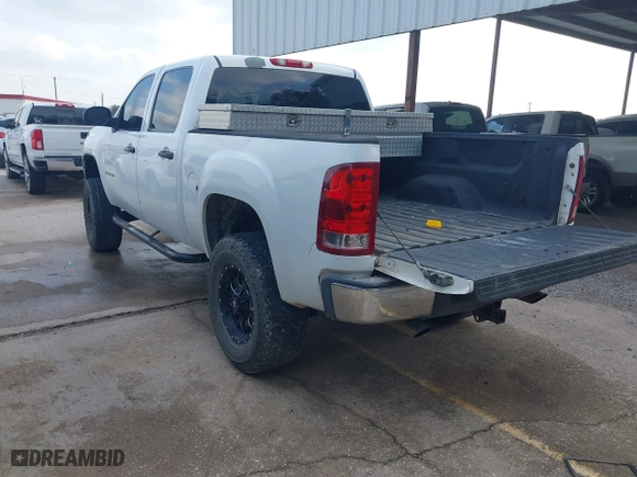 2008 GMC Sierra 1500 SLE1 with VIN 3GTEK13378G130943, listed as a IAAI auction lot 41502316 with 330,345 mi miles. Bid and sale history available at carsss.com. Image 3.