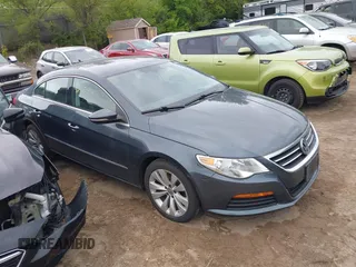 2012 Volkswagen CC Sport z VIN WVWMN7AN4CE512888, wystawiony jako IAAI lot #42353410 z przebiegiem 100 151 mil mil oraz . Historia ofert i sprzedaży dostępna na DreamBid. Obrazek 1.