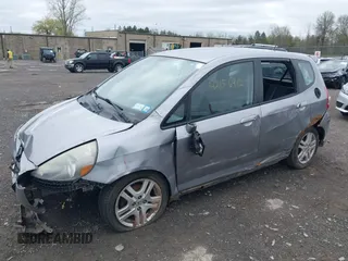2007 Honda Fit Sport z VIN JHMGD38687S017199, wystawiony jako IAAI lot #42156912 z przebiegiem 194 685 mil mil oraz . Historia ofert i sprzedaży dostępna na DreamBid. Obrazek 18.