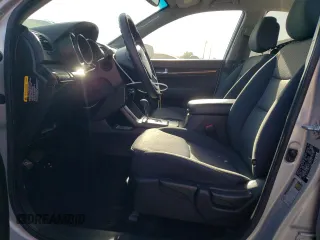 2013 Kia Sorento LX z VIN 5XYKT3A69DG419372, wystawiony jako Copart lot #55088725 z przebiegiem 90 327 mil mil oraz Szkoda całkowita • Salvage title. Historia ofert i sprzedaży dostępna na DreamBid. Obrazek 7.