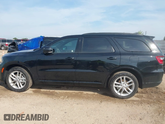 2025 Dodge Durango GT Plus with VIN 1C4RDJDG8SC517864, listed as a IAAI auction lot 42145958 with 5,582 mi miles and . Bid and sale history available at DreamBid. Image 14.