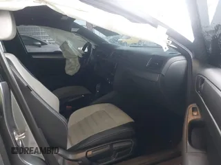 2016 Volkswagen Jetta Sport z VIN 3VWD17AJ3GM416482, wystawiony jako IAAI lot #41653790 z przebiegiem 109 380 mil mil oraz . Historia ofert i sprzedaży dostępna na DreamBid. Obrazek 5.
