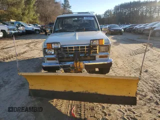 1987 Ford Bronco с VIN 1FMCU14T5HUD17428, выставлен на аукционе Copart как лот 84694904 с пробегом 25 356 миль миль и Чистый • Clean title. История ставок и продаж доступна на DreamBid. Изображение 5.