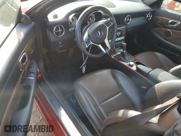 2015 Mercedes-Benz SLK-Class SLK 250 with VIN WDDPK4HA4FF104659, listed as a Copart auction lot 45930934 with 23,641 mi miles. Bid and sale history available at carsss.com. Image 8.