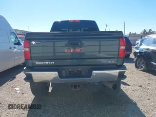 2018 GMC Sierra 2500HD SLT with VIN 1GT12TEY8JF139452, listed as a IAAI auction lot 41253932 with 202,672 mi miles. Bid and sale history available at carsss.com. Image 16.