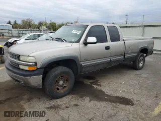 2000 Chevrolet Silverado 2500 LT with VIN 1GCGK29U0YE159920, listed as a Copart auction lot 53829755 with 104,964 mi miles and Clean Title. Bid and sale history available at carsss.com. Image 1.