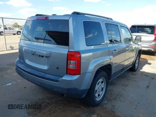 2016 Jeep Patriot Sport with VIN 1C4NJRBBXGD741510, listed as a IAAI auction lot 42204165 with 121,007 mi miles and . Bid and sale history available at DreamBid. Image 4.