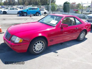 1998 Mercedes-Benz SL 500 z VIN WDBFA67F5WF162862, wystawiony jako IAAI lot #42391819 z przebiegiem 158 411 mil mil oraz . Historia ofert i sprzedaży dostępna na DreamBid. Obrazek 2.