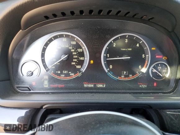 2014 BMW 5 Series 535d with VIN WBAXA5C51ED690385, listed as a Copart auction lot 57290645 with 161,694 mi miles and Salvage title. Bid and sale history available at DreamBid. Image 9.