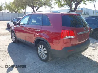 2011 Kia Sorento LX with VIN 5XYKTDA2XBG078063, listed as a IAAI auction lot 41829544 with 174,081 mi miles. Bid and sale history available at carsss.com. Image 3.