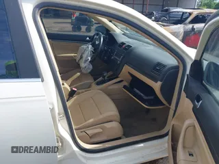 2008 Volkswagen Jetta SE with VIN 3VWRM71K28M003718, listed as a IAAI auction lot 42173542 with 294,829 mi miles and . Bid and sale history available at DreamBid. Image 5.