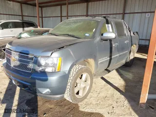 2011 Chevrolet Avalanche LTZ with VIN 3GNMCGE05BG311018, listed as a IAAI auction lot 41450332 with 1 mi miles. Bid and sale history available at carsss.com. Image 2.