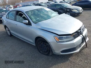 2014 Volkswagen Jetta SE z VIN 3VWD17AJ4EM266248, wystawiony jako IAAI lot #41893512 z przebiegiem 146 278 mil mil oraz . Historia ofert i sprzedaży dostępna na DreamBid. Obrazek 1.