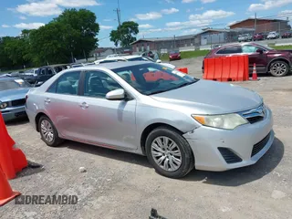 2012 Toyota Camry L z VIN 4T1BF1FK1CU026024, wystawiony jako IAAI lot #42318004 z przebiegiem 121 306 mil mil oraz . Historia ofert i sprzedaży dostępna na DreamBid. Obrazek 13.