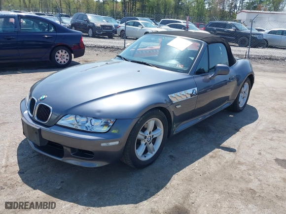 2000 BMW Z3 2.8L with VIN 4USCH3341YLF71039, listed as a IAAI auction lot 42038680 with 157,982 mi miles. Bid and sale history available at carsss.com. Image 2.