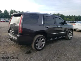 2017 Cadillac Escalade Platinum with VIN 1GYS4DKJ7HR139330, listed as a Copart auction lot 68416494 with 144,175 mi miles and Salvage Title. Bid and sale history available at carsss.com. Image 3.