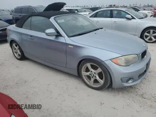 2013 BMW 1 Series 128i z VIN WBAUN1C55DVR01192, wystawiony jako Copart lot #73864424 z przebiegiem Nie podano mil oraz Nie do naprawy • Non repairable. Historia ofert i sprzedaży dostępna na DreamBid. Obrazek 4.