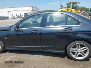 2012 Mercedes-Benz C 350 Sport с VIN WDDGF5HB0CR196754, выставлен на аукционе IAAI как лот 42581471 с пробегом 86 265 миль миль и . История ставок и продаж доступна на DreamBid. Изображение 14.