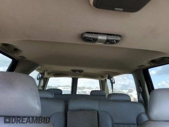 1999 Chevrolet Suburban with VIN 3GNEC16R7XG141671, listed as a Copart auction lot 77784174 with 207,234 mi miles and Salvage Title. Bid and sale history available at carsss.com. Image 10.