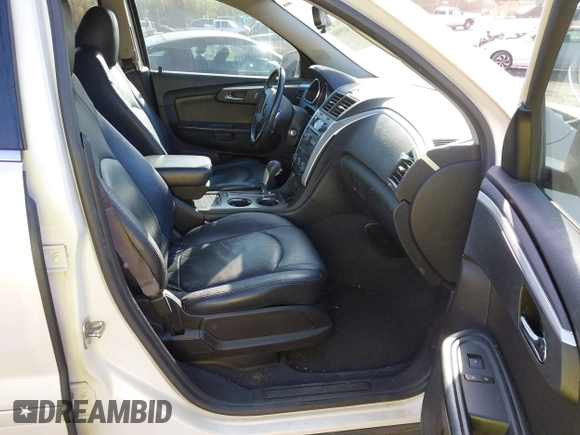 2011 Chevrolet Traverse 1LT z VIN 1GNKRGED8BJ378252, wystawiony jako IAAI lot #42055050 z przebiegiem 232 840 mil mil oraz . Historia ofert i sprzedaży dostępna na DreamBid. Obrazek 5.