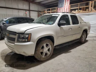 2013 Chevrolet Avalanche LTZ with VIN 3GNTKGE74DG149753, listed as a Copart auction lot 46048815 with 100,736 mi miles and Salvage Title. Bid and sale history available at carsss.com. Image 1.