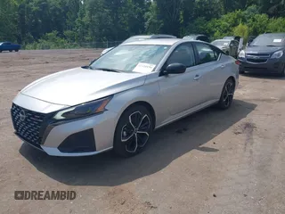 2023 Nissan Altima SR z VIN 1N4BL4CV3PN371333, wystawiony jako IAAI lot #42420194 z przebiegiem 47 460 mil mil oraz . Historia ofert i sprzedaży dostępna na DreamBid. Obrazek 17.