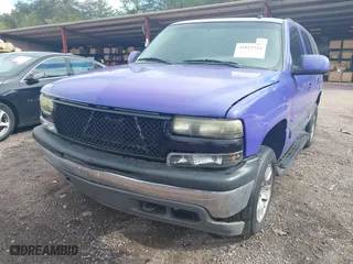 2002 Chevrolet Tahoe LT with VIN 1GNEK13Z32J271946, listed as a IAAI auction lot 41822716 with 295,863 mi miles. Bid and sale history available at carsss.com. Image 6.