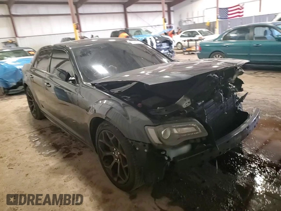 2019 Chrysler 300 S z VIN 2C3CCABG4KH640476, wystawiony jako Copart lot #44200365 z przebiegiem 80 077 mil mil oraz Szkody całkowita. Historia ofert i sprzedaży dostępna na DreamBid. Obrazek 14.