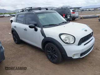 2011 MINI Countryman S z VIN WMWZC3C55BWL78626, wystawiony jako IAAI lot #42206312 z przebiegiem 121 555 mil mil oraz . Historia ofert i sprzedaży dostępna na DreamBid. Obrazek 1.