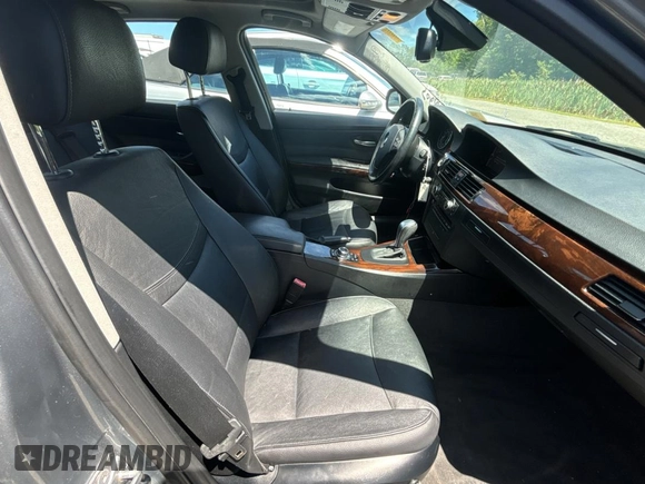 2011 BMW 3 Series 328i xDrive with VIN WBAPK5C54BF126162, listed as a Copart auction lot 65739865 with 106,897 mi miles and Clean title. Bid and sale history available at DreamBid. Image 5.