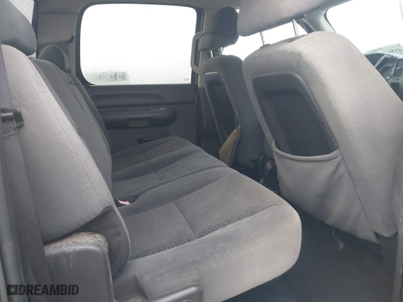 2007 Chevrolet Silverado 1500 LT w/1LT with VIN 2GCEC13C971586267, listed as a IAAI auction lot 41867101 with 181,925 mi miles. Bid and sale history available at carsss.com. Image 8.