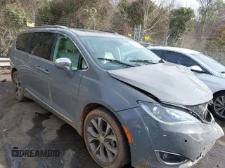 2020 Chrysler Pacifica Limited z VIN 2C4RC1GG4LR140960, wystawiony jako IAAI lot #41718193 z przebiegiem 104 945 mil mil oraz . Historia ofert i sprzedaży dostępna na DreamBid. Obrazek 1.