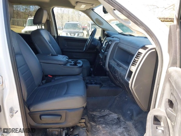 2018 Ram 2500 Tradesman with VIN 3C6TR5HT0JG314024, listed as a IAAI auction lot 41683156 with 77,425 mi miles. Bid and sale history available at carsss.com. Image 5.