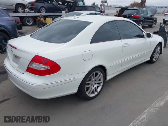 2008 Mercedes-Benz CLK 350 с VIN WDBTJ56H38F241787, выставлен на аукционе IAAI как лот 42184829 с пробегом 97 818 миль миль и . История ставок и продаж доступна на DreamBid. Изображение 4.