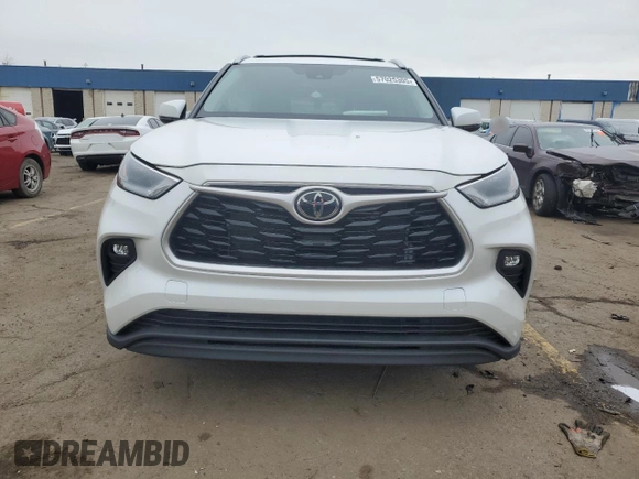 2023 Toyota Highlander L with VIN 5TDKDRAH4PS049246, listed as a Copart auction lot 57025305 with 9,848 mi miles and Salvage title. Bid and sale history available at DreamBid. Image 5.