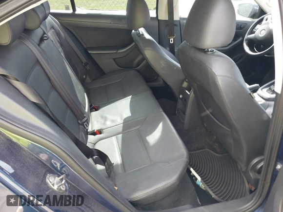 2012 Volkswagen Jetta SE with VIN 3VWDX7AJ1CM389470, listed as a IAAI auction lot 41011343 with 133,295 mi miles and . Bid and sale history available at DreamBid. Image 8.