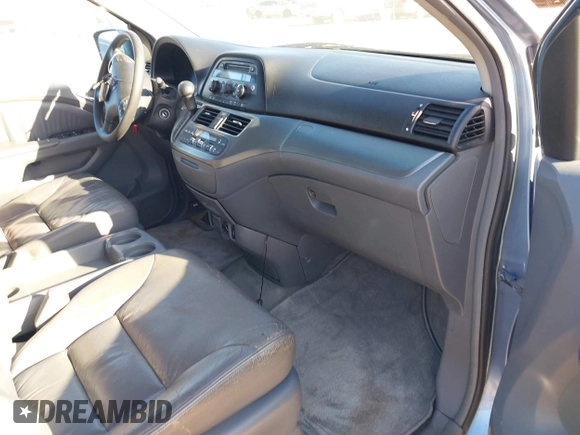 2005 Honda Odyssey EX-L with VIN 5FNRL38605B037065, listed as a IAAI auction lot 42042666 with 228,908 mi miles. Bid and sale history available at carsss.com. Image 5.