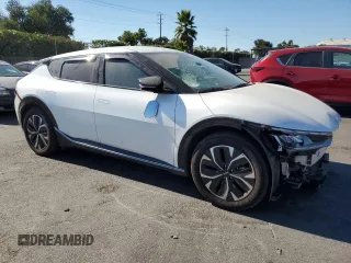2023 Kia EV6 Wind with VIN KNDC34LA3P5604087, listed as a Copart auction lot 70514094 with 19,584 mi miles and Salvage Title. Bid and sale history available at carsss.com. Image 4.