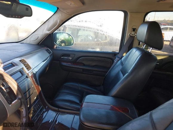 2007 Cadillac Escalade EXT with VIN 3GYFK62897G227813, listed as a IAAI auction lot 41072956 with 146,505 mi miles. Bid and sale history available at carsss.com. Image 5.