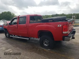2009 GMC Sierra 2500HD SLT z VIN 1GTHK63679F119335, wystawiony jako Copart lot #56906825 z przebiegiem 368 067 mil mil oraz Szkoda całkowita • Salvage title. Historia ofert i sprzedaży dostępna na DreamBid. Obrazek 2.