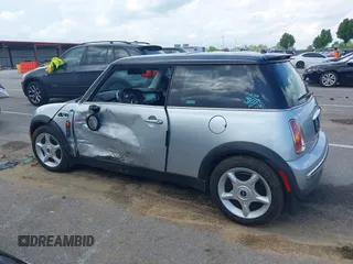 2003 MINI Hardtop z VIN WMWRC334X3TC43283, wystawiony jako IAAI lot #42112892 z przebiegiem 87 513 mil mil oraz . Historia ofert i sprzedaży dostępna na DreamBid. Obrazek 13.
