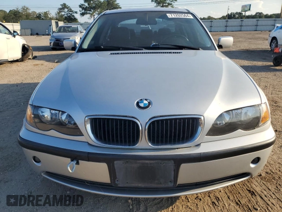 2003 BMW 3 Series 325i with VIN WBAAZ33433PH35903, listed as a Copart auction lot 71202564 with 116,302 mi miles and Clean Title. Bid and sale history available at carsss.com. Image 5.