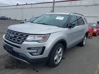 2017 Ford Explorer XLT z VIN 1FM5K8D88HGC35582, wystawiony jako IAAI lot #39443704 z przebiegiem 75 251 mil mil oraz . Historia ofert i sprzedaży dostępna na DreamBid. Obrazek 2.