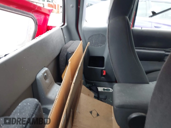 2005 Ford Ranger XLT с VIN 1FTYR44E85PA43635, выставлен на аукционе IAAI как лот 42231207 с пробегом 70 363 миль миль и . История ставок и продаж доступна на DreamBid. Изображение 8.